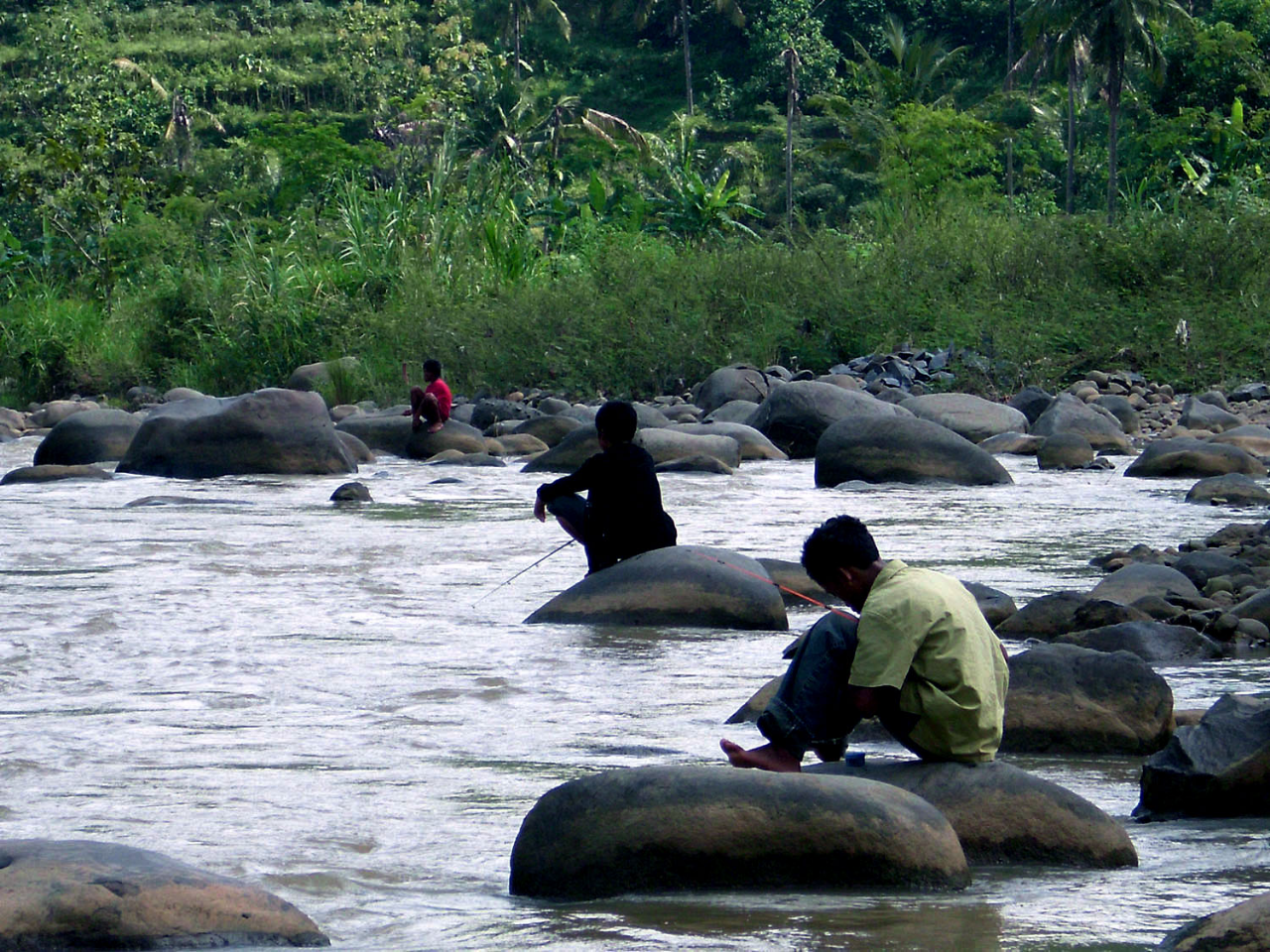 35 Download Gambar  Orang  Lagi Mancing  Di  Sungai  Guyonreceh
