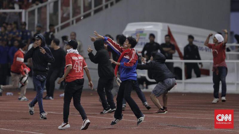 Mentalitas Suporter Kurang Dewasa, Indonesia Gagal Jadi Tuan Rumah Piala Dunia 2034?