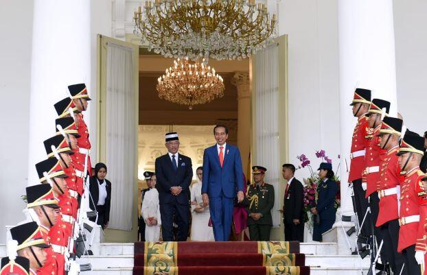 Mantul, Di hadapan Para Tokoh, Jokowi Janji Bangun Istana di Papua