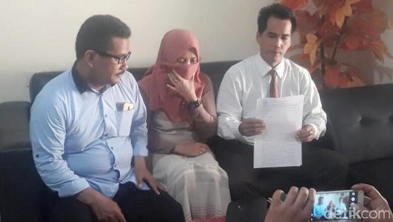 Foto Bugil Istri Siri Anggota DPRD Malang Terungkap Karena Ketahuan Istri Sah