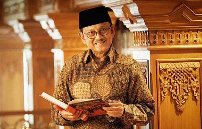 Bacharuddin Jusuf Habibie, Teladan Laki-Laki Masa Kini