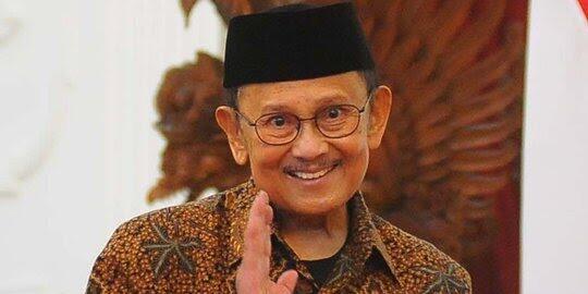 Kenapa Alm. Bapak BJ Habibie Harus Di Jadikan Seorang Panutan? Masuk Sini Gan!