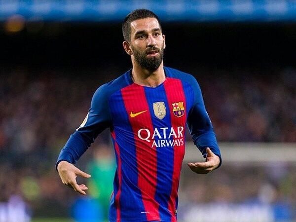 Pemain Barcelona Arda Turan Dihukum 2 Tahun Penjara karena Senjata Api Ilegal