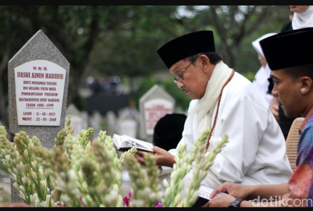 Semoga Husnul Khotimah, Eyang Habibie
