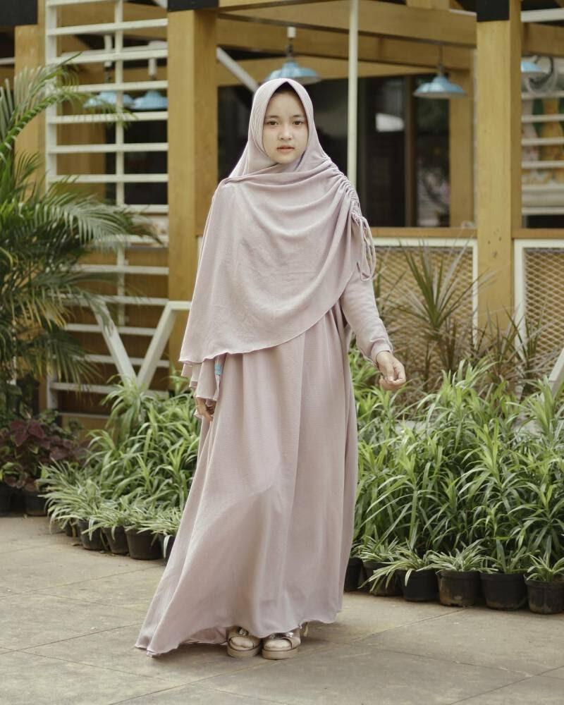 Fashion Ala Nissa Sabyan Mewabah di Kalangan Remaja Putri, Kamu Tertarik Mencoba? 