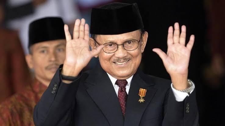Selamat Jalan Eyang, Cintamu Adalah Desah Napas Kami