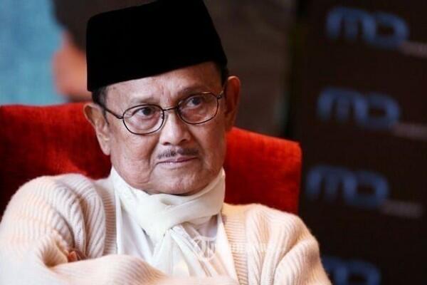Habibie, Yang Pernah Ditertawakan Dunia