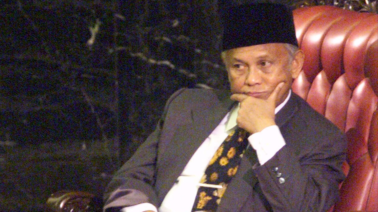 Habibie, Yang Pernah Ditertawakan Dunia