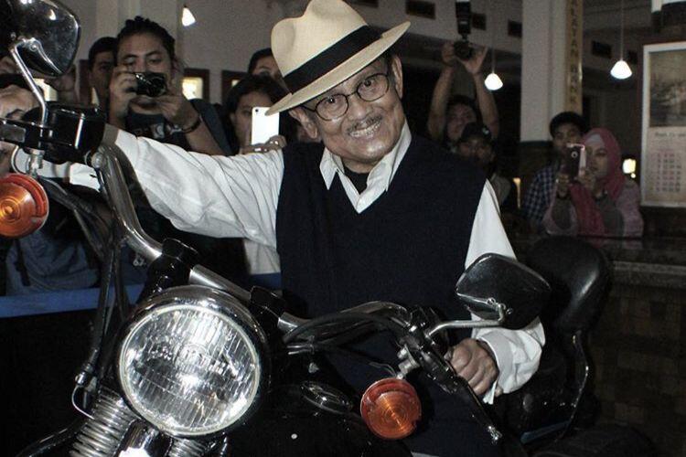 Eyang Habibie, Satu Sosok Terbaik Yang Menginspirasi Yang Meninggalkan 1000 Kenangan.
