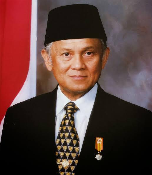 Beberapa Prestasi BJ Habibie Yang Membanggakan Negara Indonesia! 