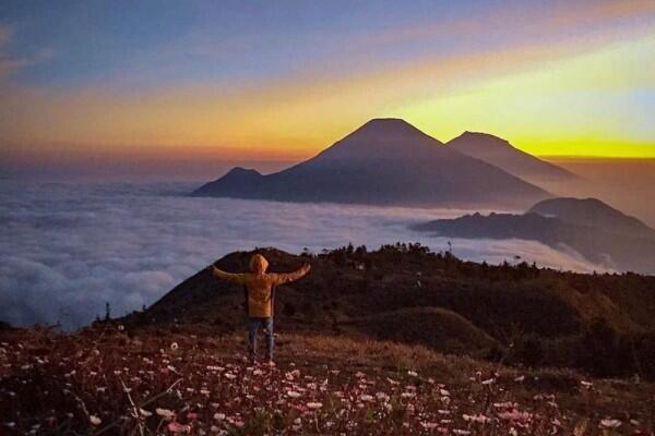 Gunung di Indonesia yang Cocok bagi Pendaki Pemula