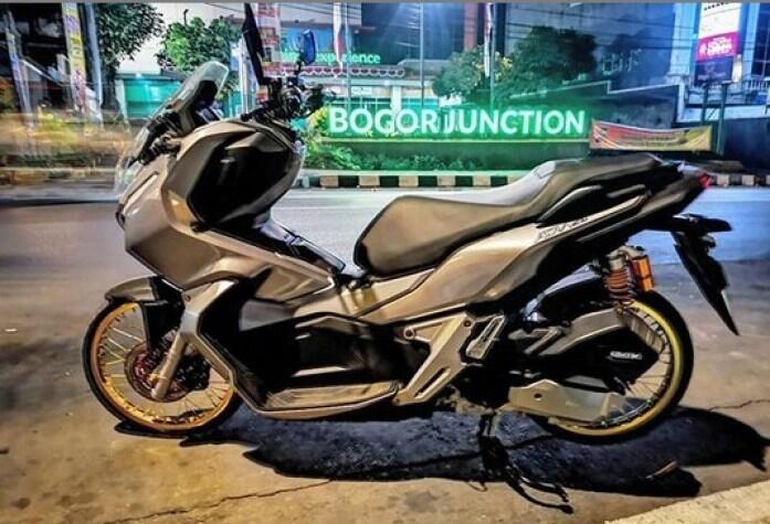 Bertolakan Dengan Konsep, Honda ADV150 Modif Ban Cacing, Silahkan Netizen Berkomentar