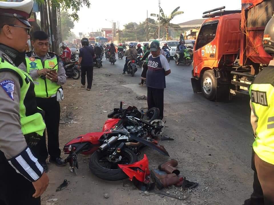 Motor Sport Ini Alami Kecelakaan Hebat Gara Gara Angkot Yang Ada Didepannya