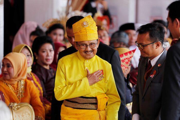 BJ Habibie, Pemimpin Berkeadilan