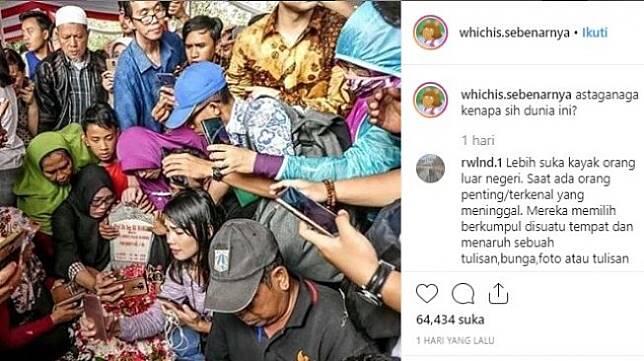 Kelakuan Pelayat Selfie di Makam BJ Habibie Bikin Geram