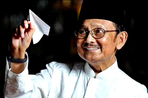 BJ Habibie dan Julukannya Mr Crack