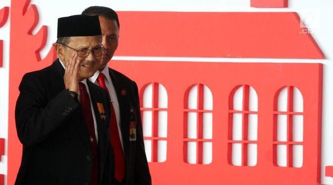 Pak Habibie, Inspirasi, Surat Cinta, dan Kisah Kasih Abadi