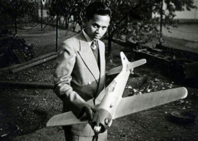 Di Le Bourget, Habibie Dan N-250