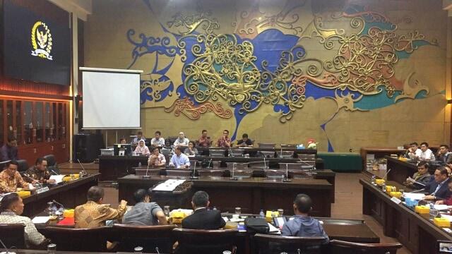 Pemerintah-DPR Kebut Pembahasan Revisi UU KPK Agar Rampung Senin Malam