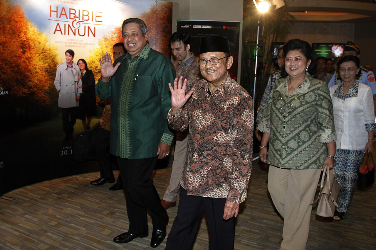 Pria Romantis Itu Adalah Bapak BJ Habibie