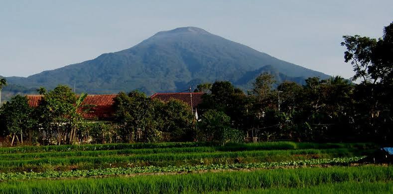 Misteri Mendaki Gunung Ciremai