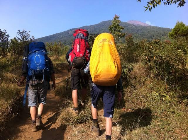 Hantu Wanita Penunggu Gunung X
