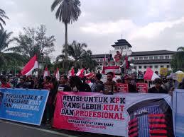 Haruskah Merevisi Undang-Undang KPK? Bagaimana Menurutmu?