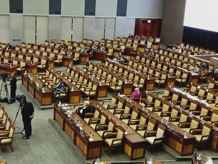 Dear Wakil Rakyat, Sidang Rapat Paripurna Kok Sepi