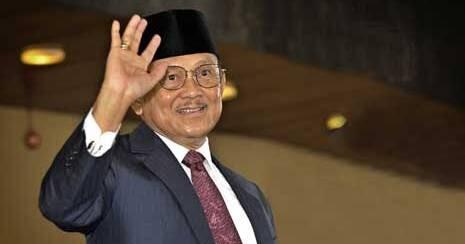 Sederet Penghargaan BJ Habibie Dari berbagai Negara! 