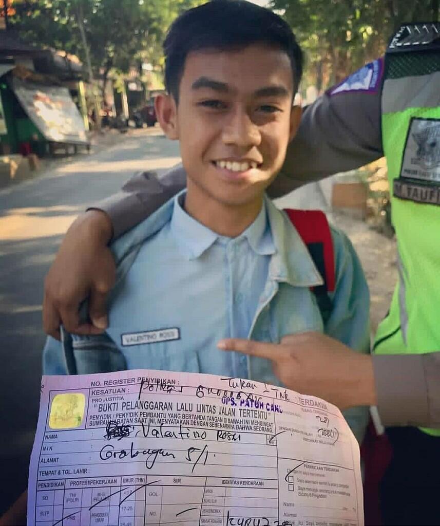 Bukan Hoax, Valentino Rossi Naik Motor Di Grobogan Kena Tilang Polisi