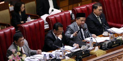 Revisi UU KPK, Menguatkan Atau Justru Malah Melemahkan KPK Dalam Memberantas Korupsi?