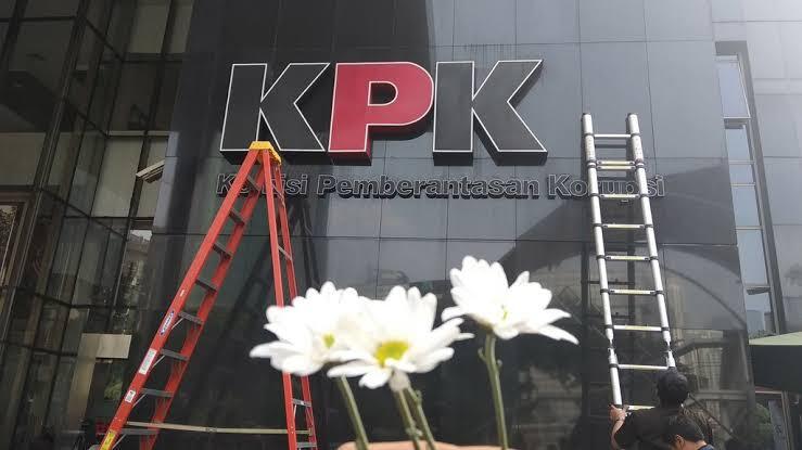 Revisi UU KPK, Menguatkan Atau Justru Malah Melemahkan KPK Dalam Memberantas Korupsi?