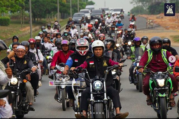 Naik Moge, Ustaz Abdul Somad Disuruh Ceramahi Rekannya yang Tak Pakai Helm