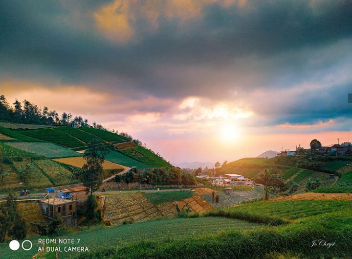 Puncak Wadhal Gunung Lawu, Tragedi untuk 109 Santri (True Story)