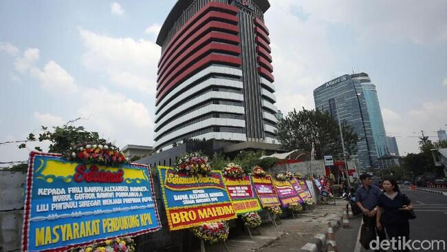 Polda Metro Siapkan 10 Ribu Personel Amankan Aksi di DPR dan KPK