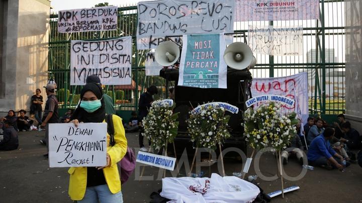 5.500 Personel Gabungan Kawal Demonstrasi Mahasiswa di DPR
