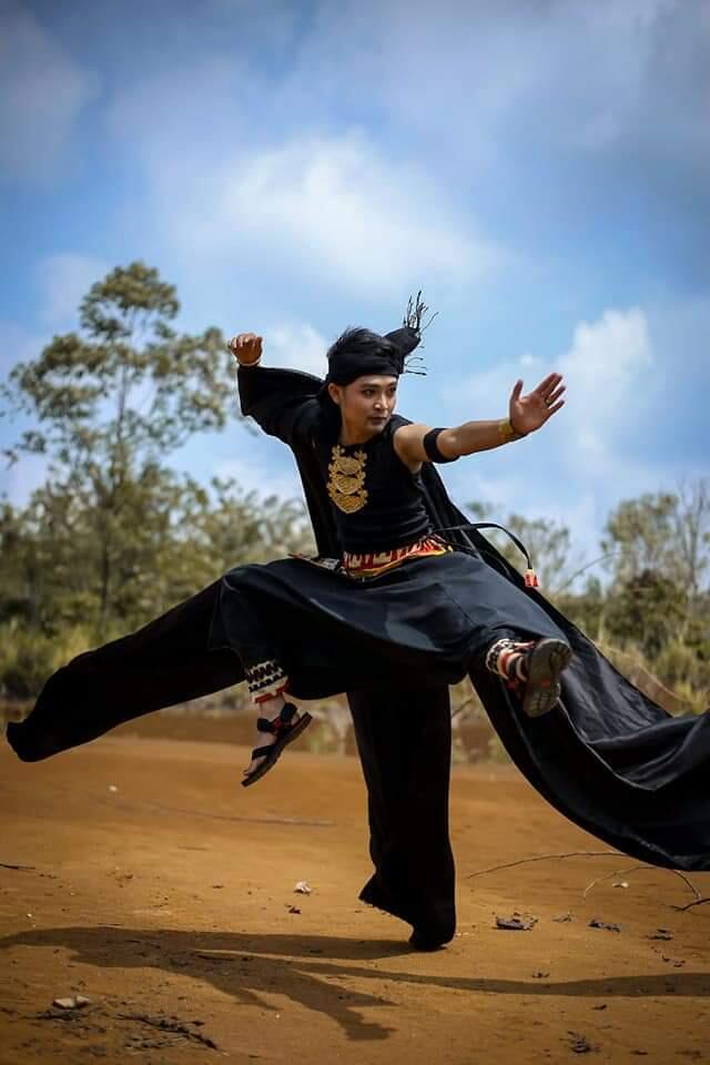 Bergabung dengan Komunitas: Menjadi Penari, Membuatku Berani!