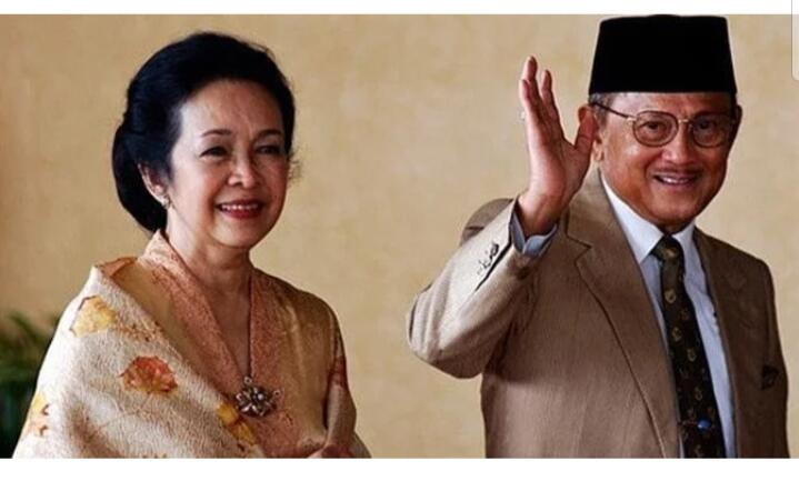 B.J Habibie &quot;Bapak Teknologi Yang Romatis&quot;