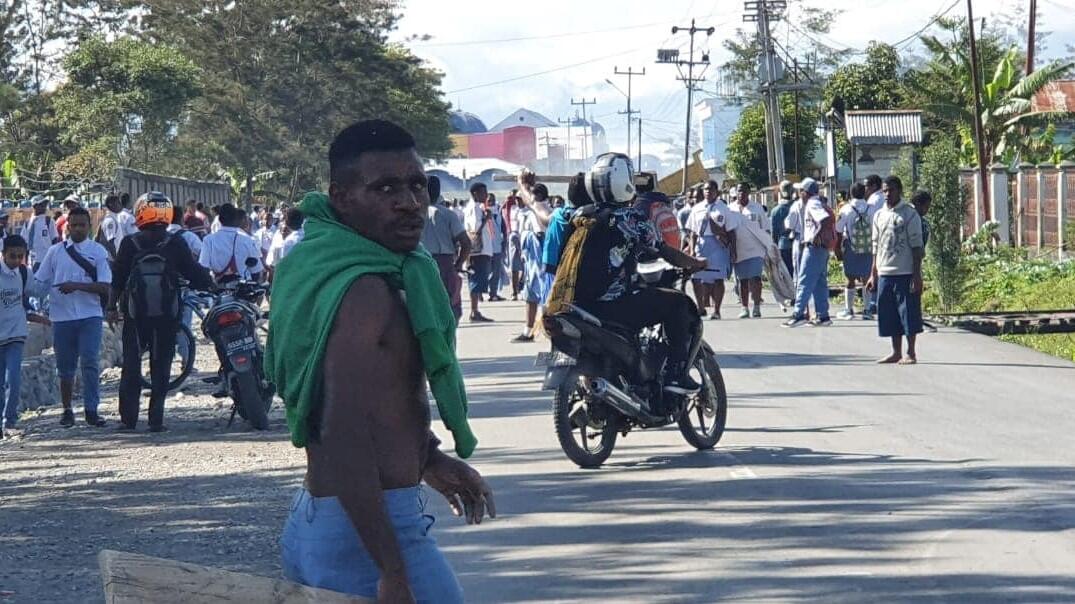 KAPOLDA PAPUA: PEMBAKARAN WAMENA DIPICU HOAKS UJARAN RASIS GURU