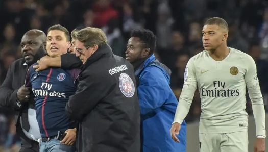 Fans Mbappe Didenda 23 Juta karena Minta Selfie