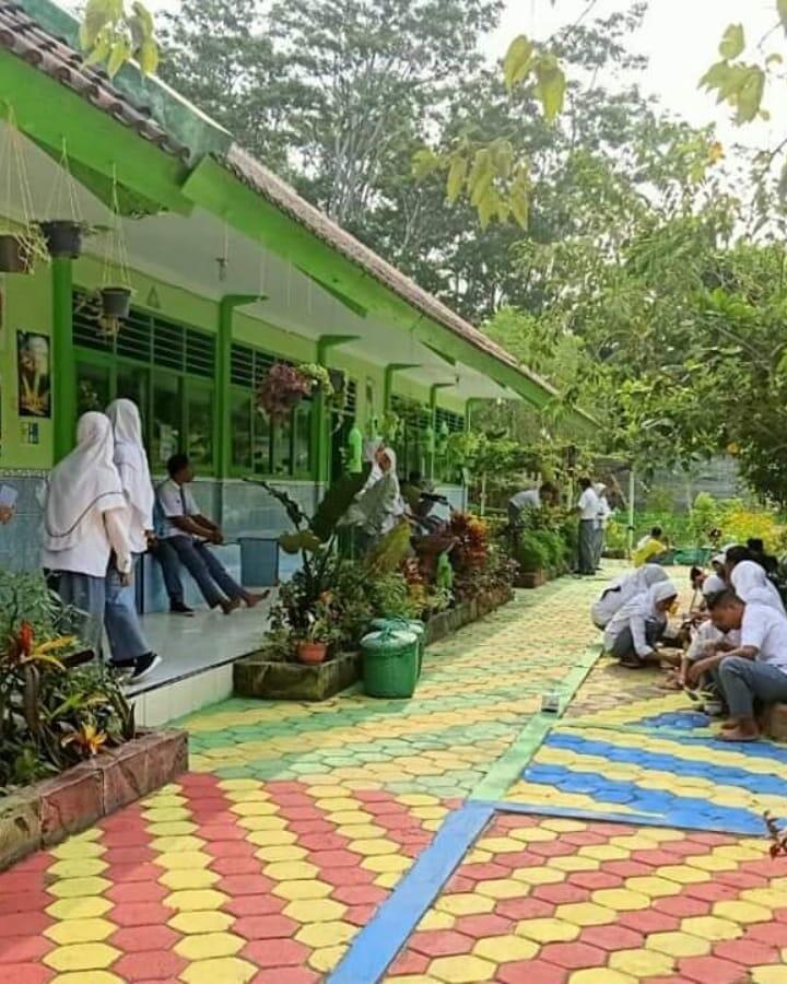 Berada di Sekolah, Tapi Berasa Sedang Mengunjungi Tempat Wisata, Kok Bisa?