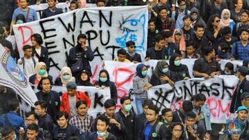 Dihantam Gelombang Demo, IHSG Terburuk di Asia!