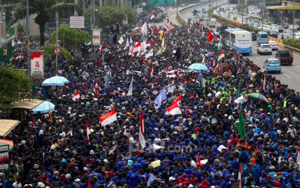 Demo Mahasiswa Panas, Polisi Tembakkan Gas Air Mata