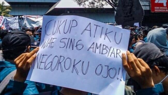 Banyak Poster Lucu di Aksi Demo Mahasiswa, Ini Komentar Dokter Jiwa

