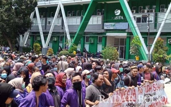 Ribuan Mahasiswa Kepung Kantor Wali Kota-Pemkab Bogor, Ini Tuntutannya