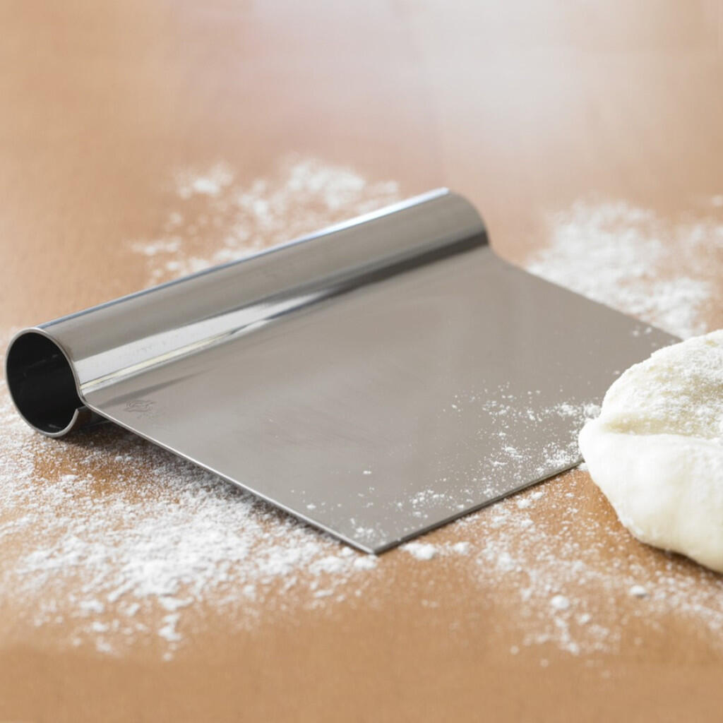 Mau Bikin Roti, Sudah Punya Alat-alat Ini Belum?