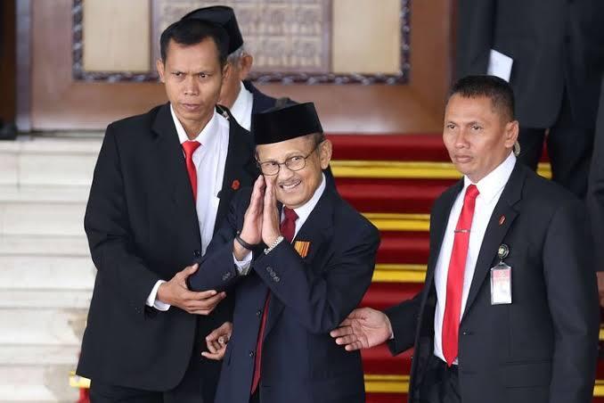 Inilah Kenangan Bj Habibie Yang Masih Saya Ingat Sampai Saat Ini