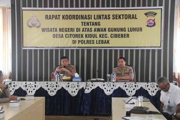 Mulai Hari Ini Wisata Negeri di Atas Awan Ditutup Sementara