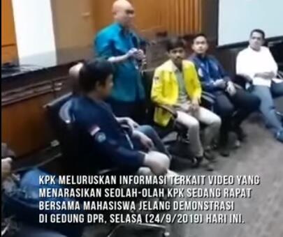 Canggih!!! Sebelum demo mahasiswa di briefing di gedung kpk. Ada apa ya,gan.?