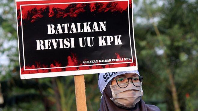 Revisi UU KPK Membuat Koruptor Pesta